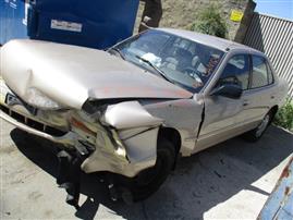 1996 TOYOTA CAMRY DX MODEL GOLD 4 DOOR SEDAN 2.2L AT Z15960